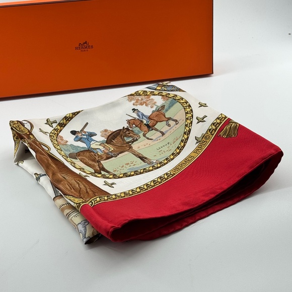 Vintage HERMÈS scarf - Picture 2 of 7